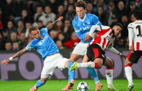 2-6!欧冠崩盘溃败 曼联旧将双响 五大联赛卫冕冠军创造耻辱纪录