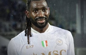 一场3-1让那不勒斯登顶意甲!孔蒂激活曼联弃将:首秀14分钟进球